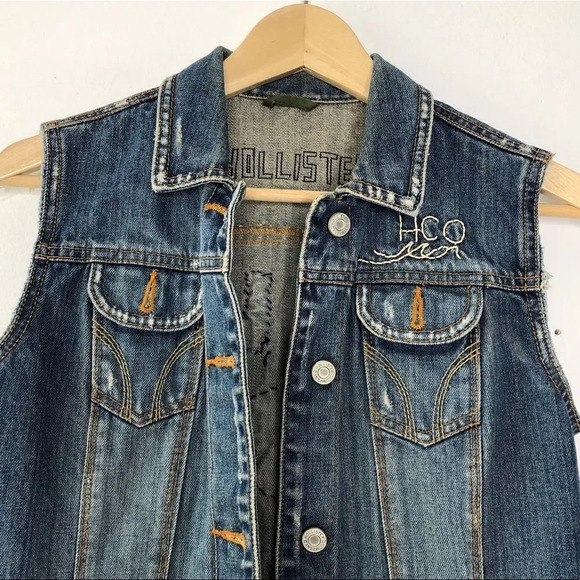 Hollister Skull Embroidered Distressed Jean Vest - Picture 3 of 10